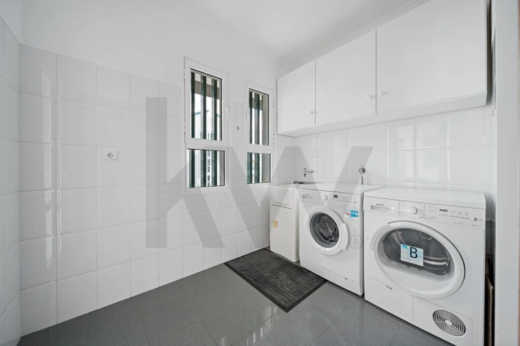 Apartamento T2 para Arrendamento em São Martinho Foto 47