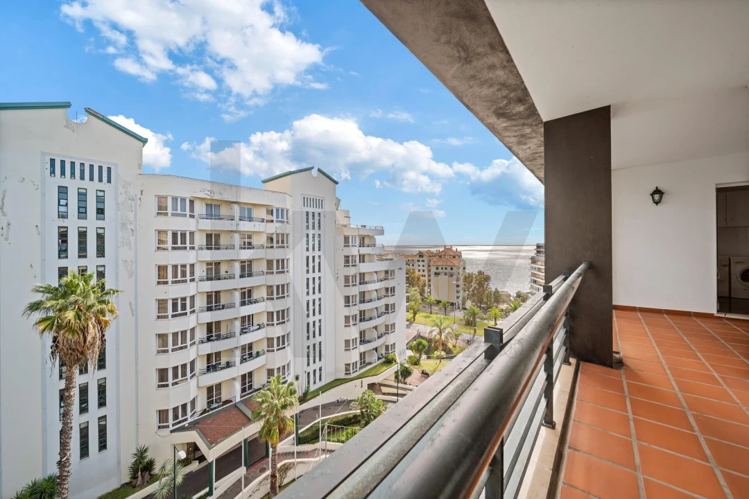 Apartamento T2 para Arrendamento em São Martinho Foto 35