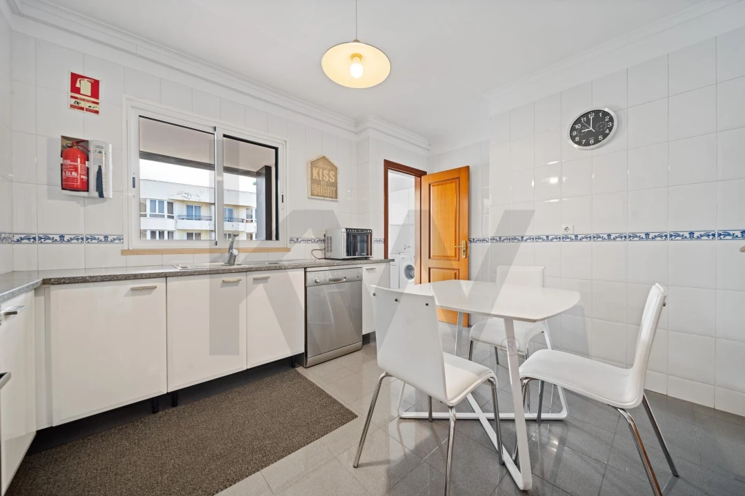 Apartamento T2 para Arrendamento em São Martinho Foto 45