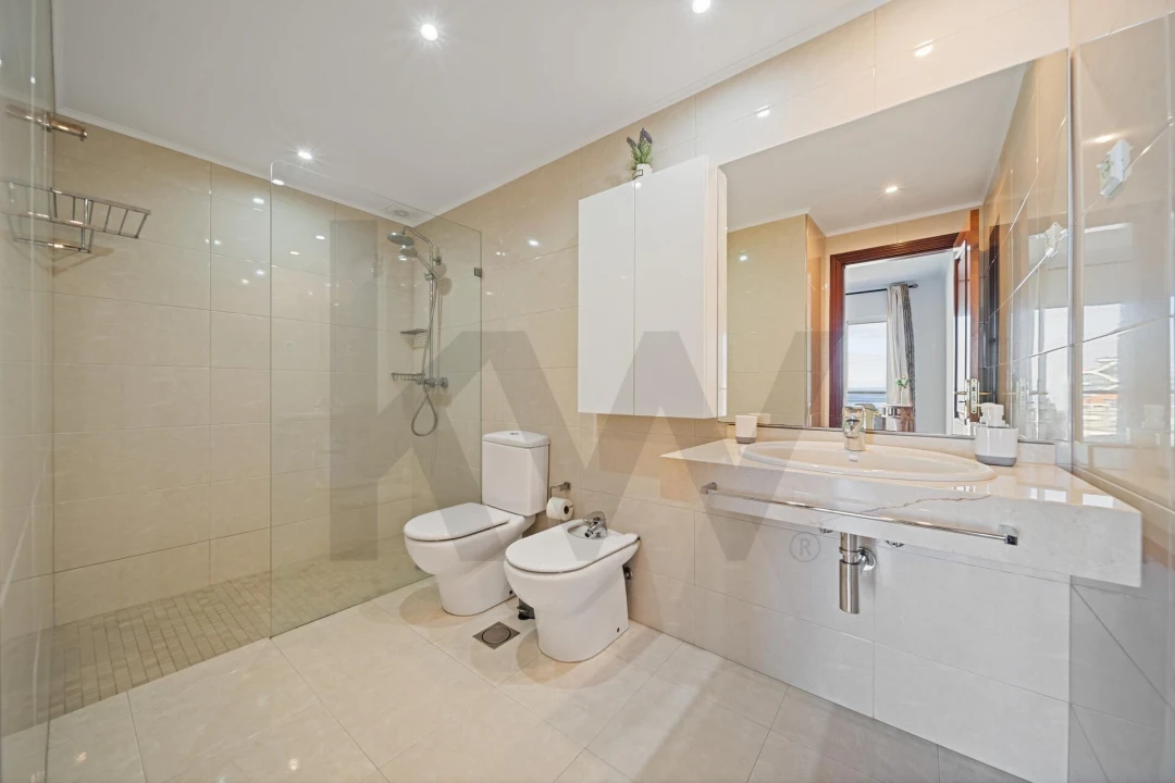 Apartamento T2 para Arrendamento em São Martinho Foto 28