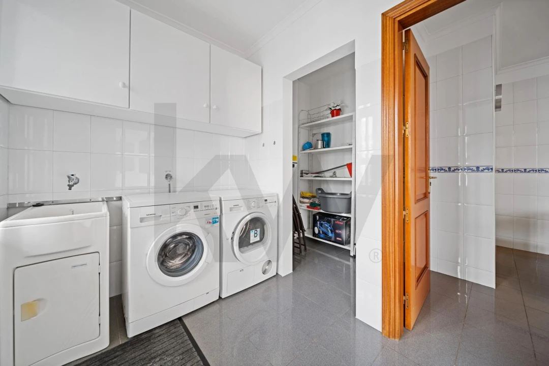 Apartamento T2 para Arrendamento em São Martinho Foto 48