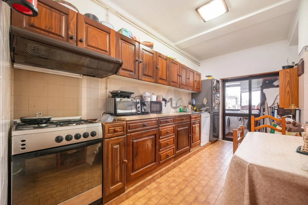 Apartamento T2 para Venda em Santo Antonio dos Olivais Foto 7