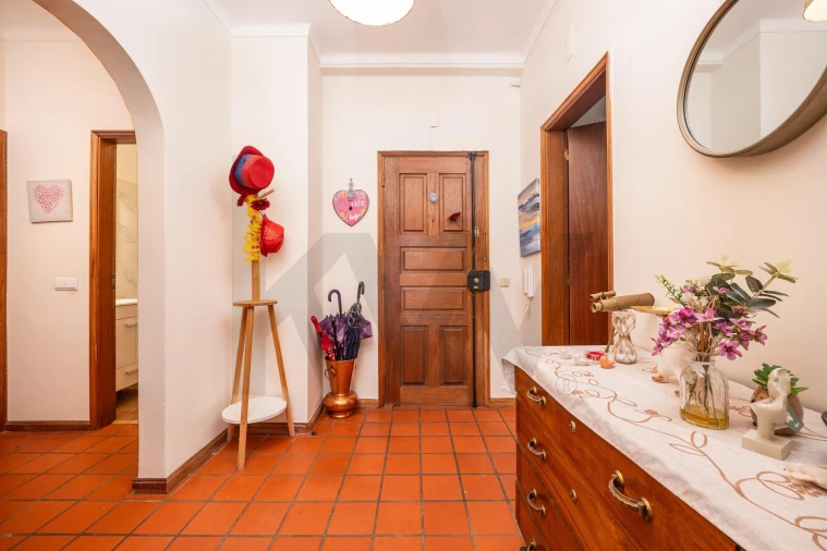 Apartamento T2 para Venda em Santo Antonio dos Olivais Foto 6