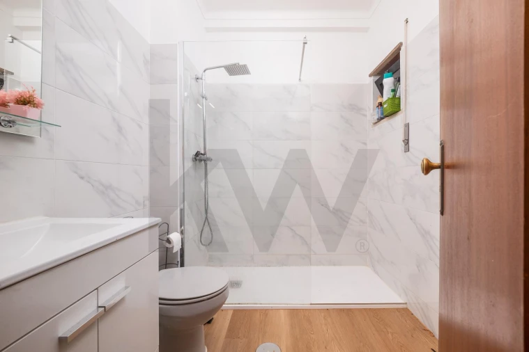 Apartamento T2 para Venda em Santo Antonio dos Olivais Foto 13