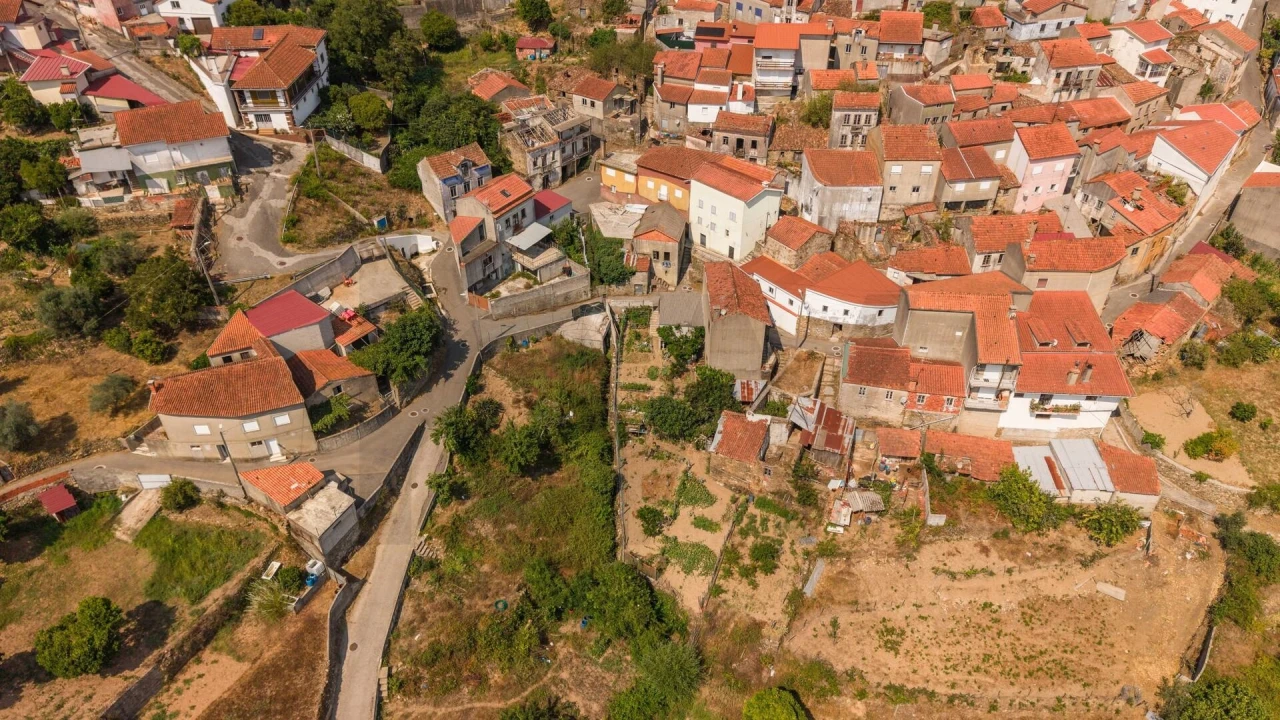Moradia T2 para Venda em Lorvão Foto 13