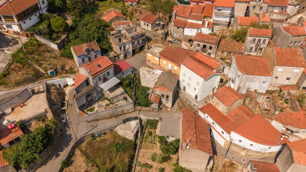 Moradia T2 para Venda em Lorvão Foto 32