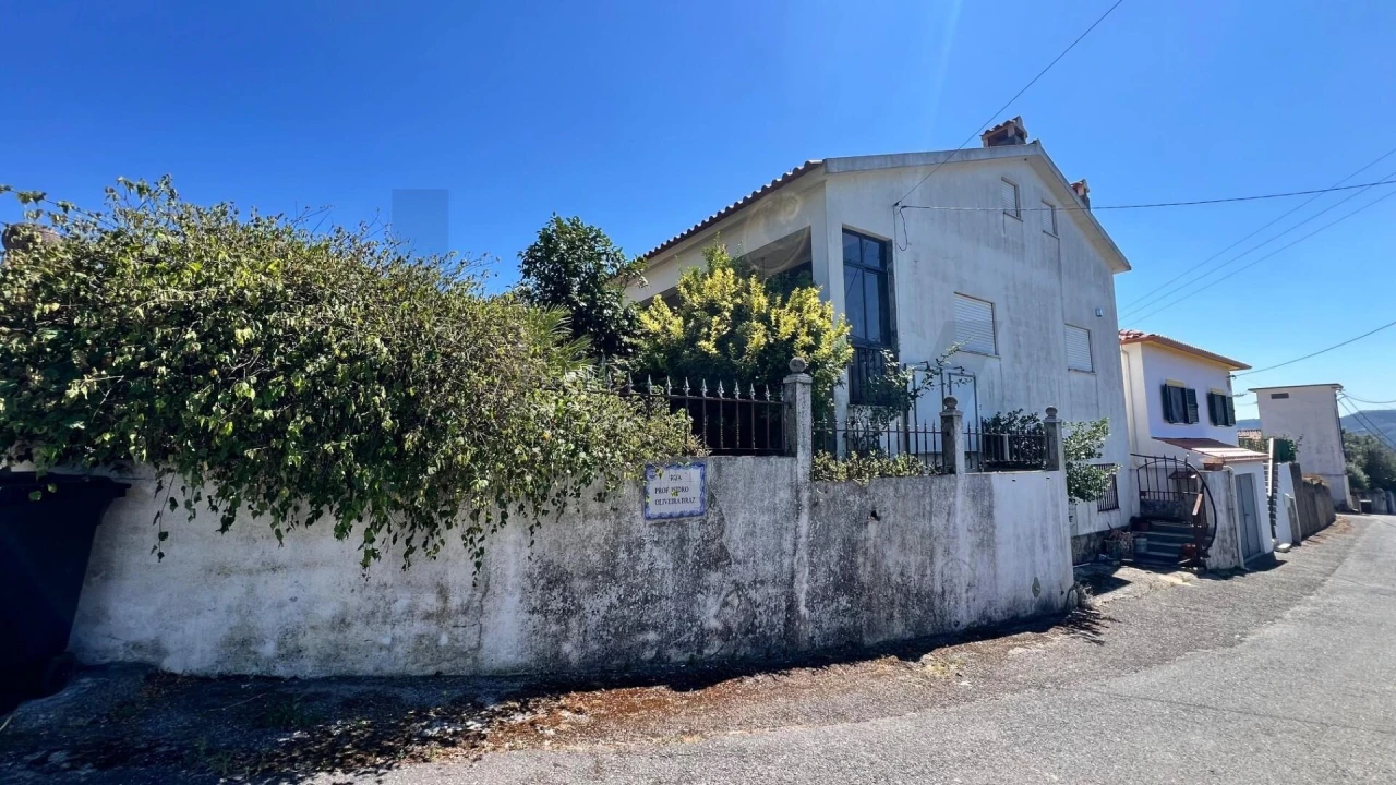 Moradia T3 para Venda em São João do Peso Foto 1
