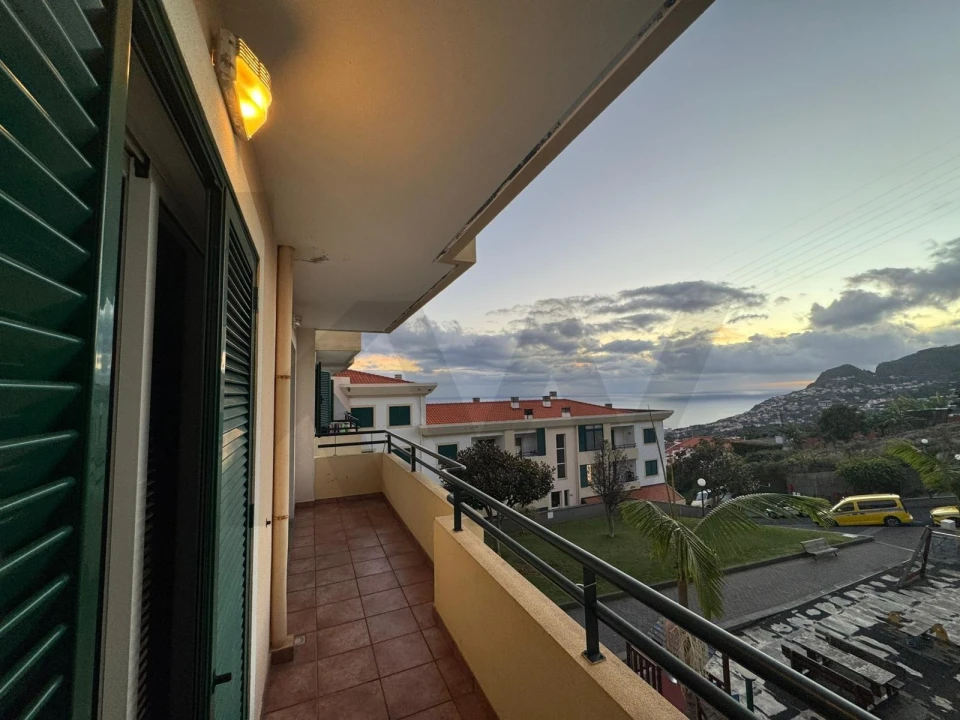 Apartamento T3 para Arrendamento em Estreito de Camara de Lobos Foto 10