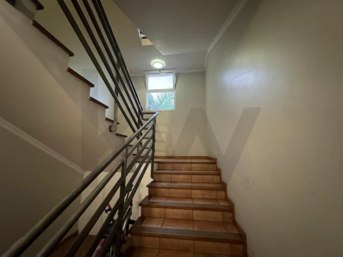 Apartamento T3 para Arrendamento em Estreito de Camara de Lobos Foto 3