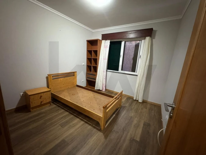 Apartamento T3 para Arrendamento em Estreito de Camara de Lobos Foto 18