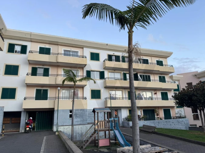 Apartamento T3 para Arrendamento em Estreito de Camara de Lobos Foto 1