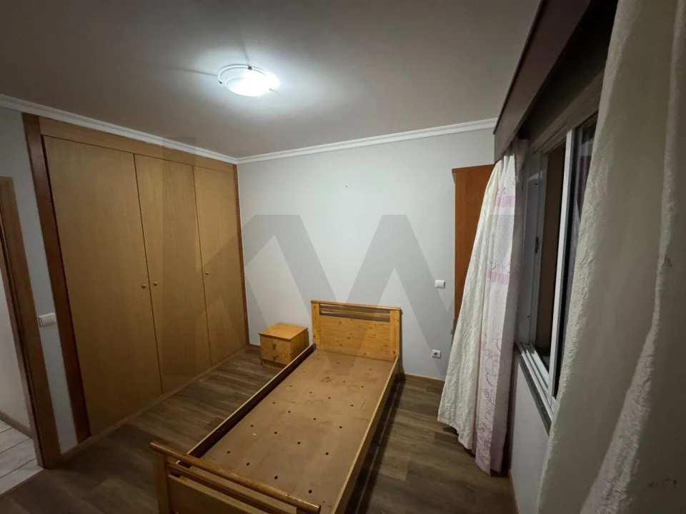 Apartamento T3 para Arrendamento em Estreito de Camara de Lobos Foto 16