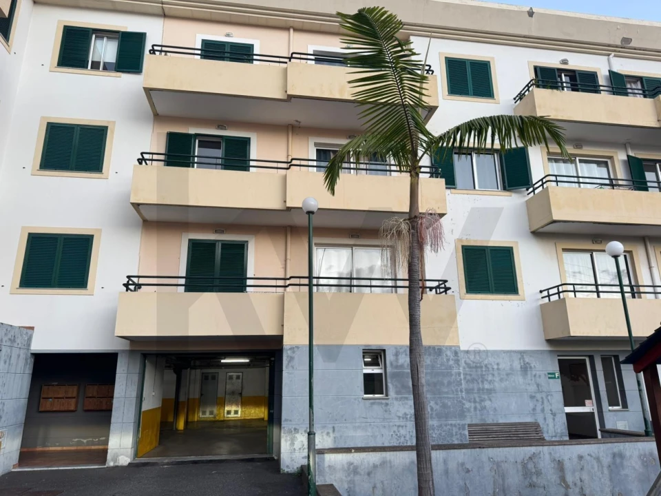 Apartamento T3 para Arrendamento em Estreito de Camara de Lobos Foto 7