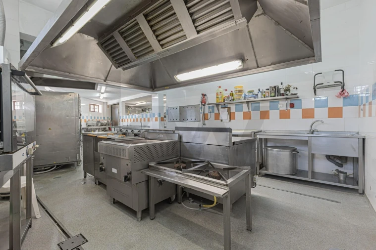 Quinta T5 para Venda em Santa Maria e São Miguel, São Martinho, São Pedro Penaferrim Foto 15