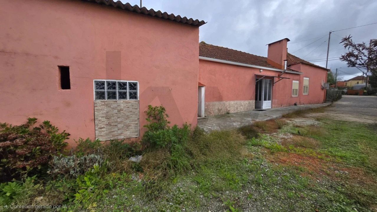 Moradia T5 para Venda em Ouca Foto 38