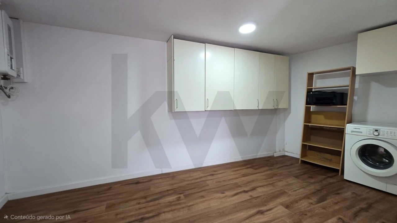 Moradia T5 para Venda em Ouca Foto 16