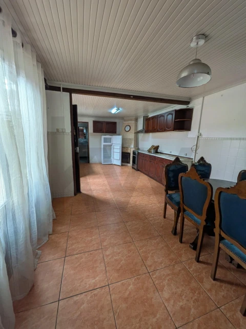 Moradia T5 para Venda em Ouca