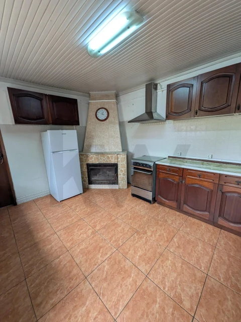 Moradia T5 para Venda em Ouca