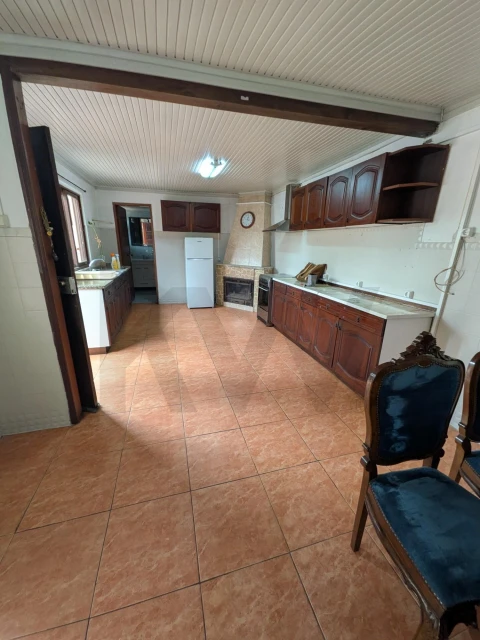 Moradia T5 para Venda em Ouca