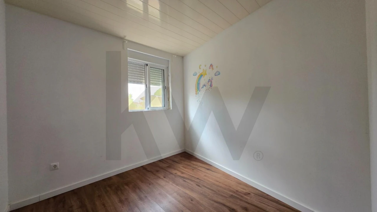 Moradia T5 para Venda em Ouca Foto 19