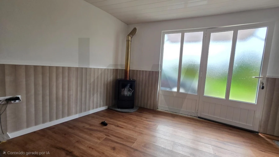 Moradia T5 para Venda em Ouca Foto 7