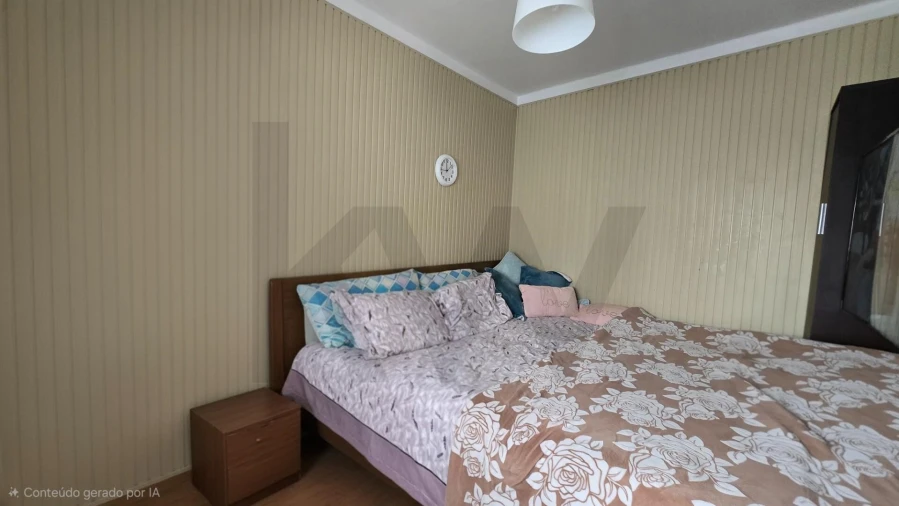 Moradia T5 para Venda em Ouca Foto 29