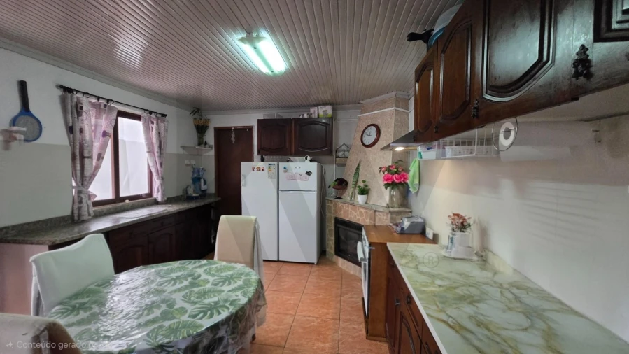 Moradia T5 para Venda em Ouca Foto 33