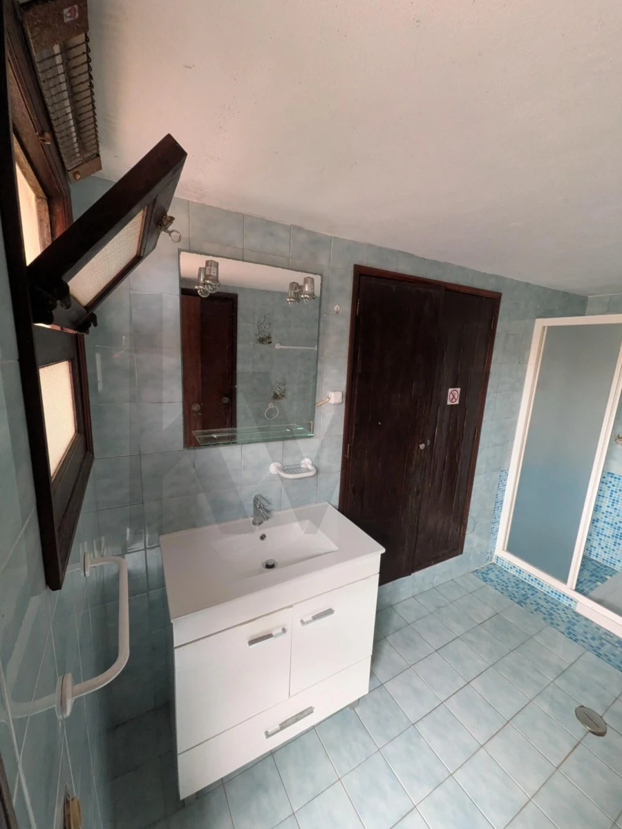 Moradia T5 para Venda em Ouca Foto 55