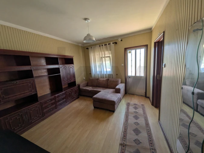 Moradia T5 para Venda em Ouca Foto 37