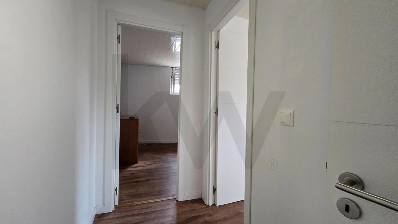 Moradia T5 para Venda em Ouca Foto 15