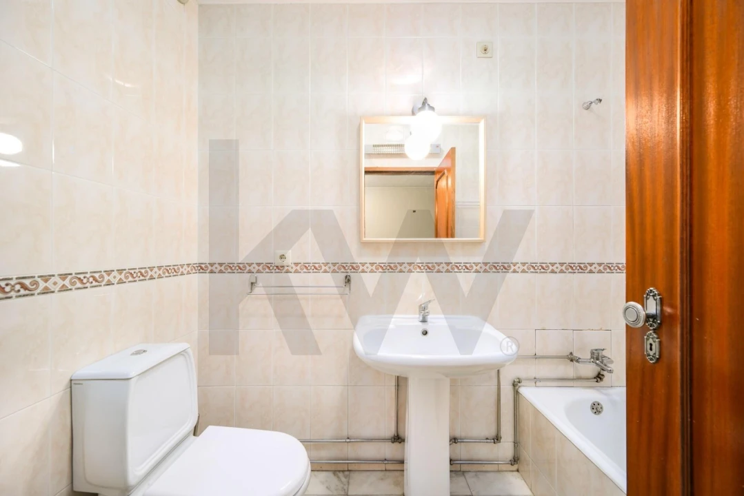 Apartamento T4 para Venda em Mafamude e Vilar do Paraíso Foto 24