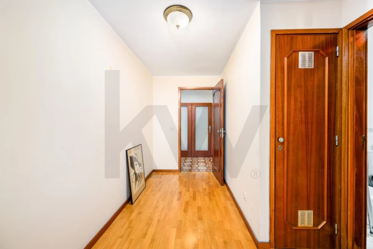Apartamento T4 para Venda em Mafamude e Vilar do Paraíso Foto 25