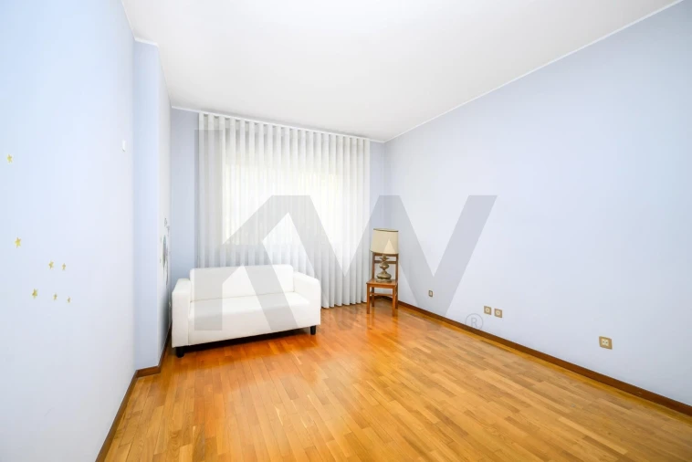 Apartamento T4 para Venda em Mafamude e Vilar do Paraíso Foto 22