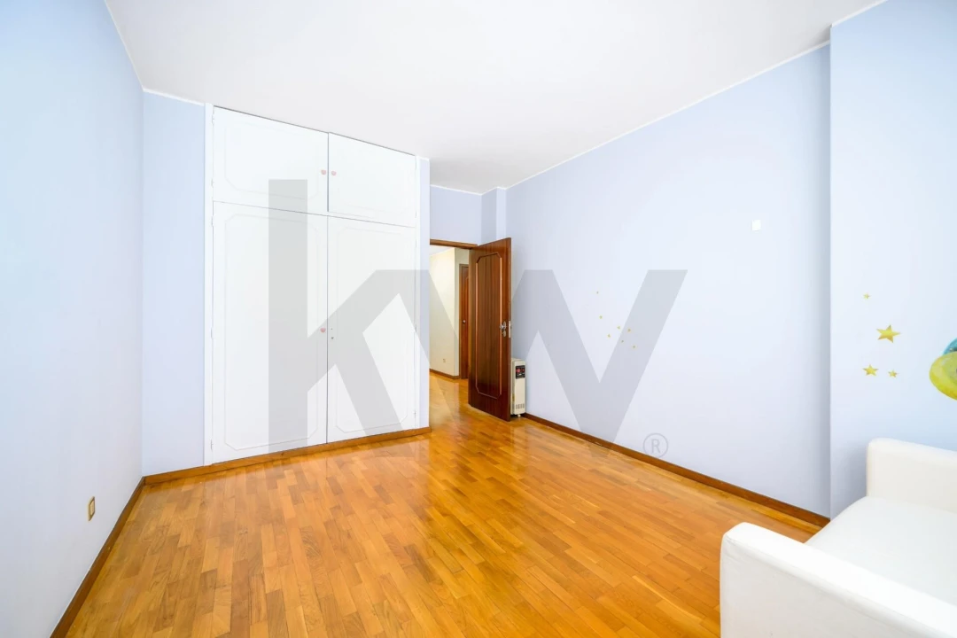 Apartamento T4 para Venda em Mafamude e Vilar do Paraíso Foto 23