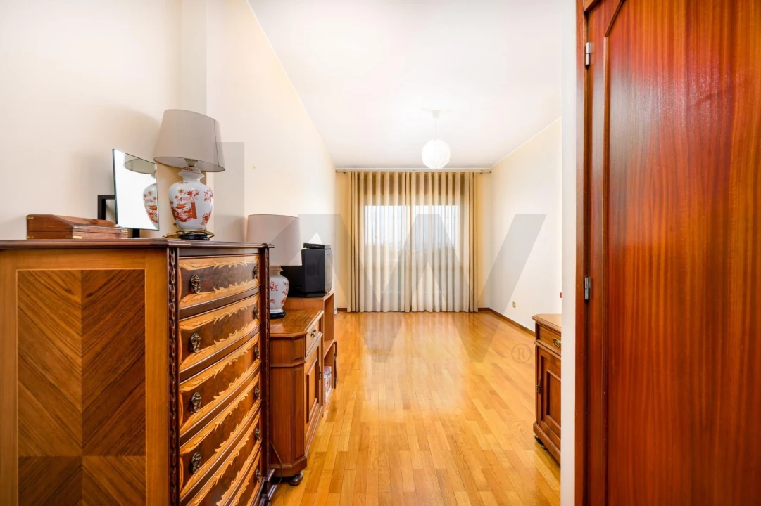 Apartamento T4 para Venda em Mafamude e Vilar do Paraíso Foto 16