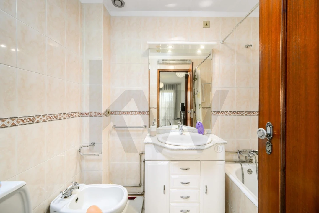 Apartamento T4 para Venda em Mafamude e Vilar do Paraíso Foto 18