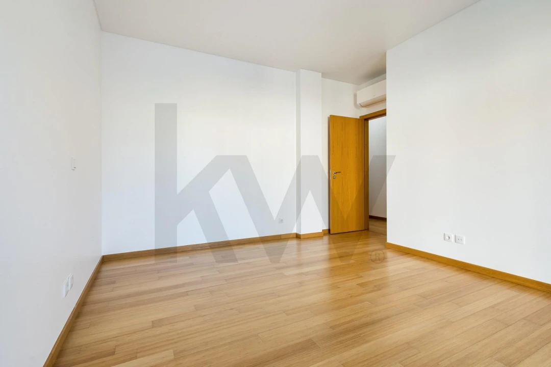 Apartamento T3 para Venda em São Martinho do Porto Foto 12