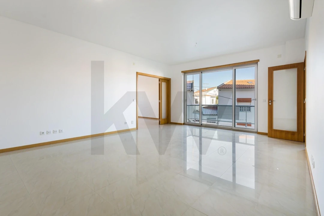 Apartamento T3 para Venda em São Martinho do Porto Foto 3