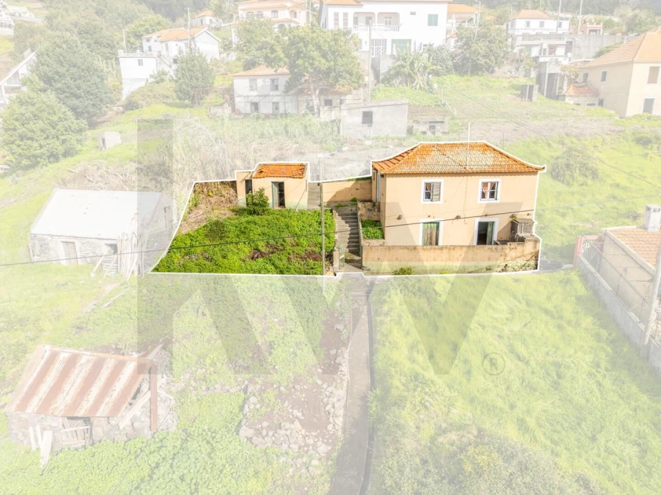 Moradia T3 para Venda em Estreito da Calheta Foto 1