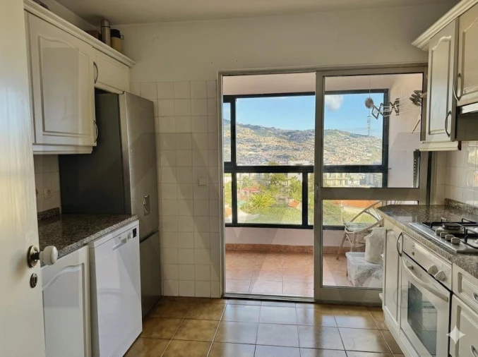 Apartamento T3 para Venda em São Martinho Foto 5