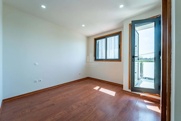 Moradia T3 para Venda em Paranhos Foto 21