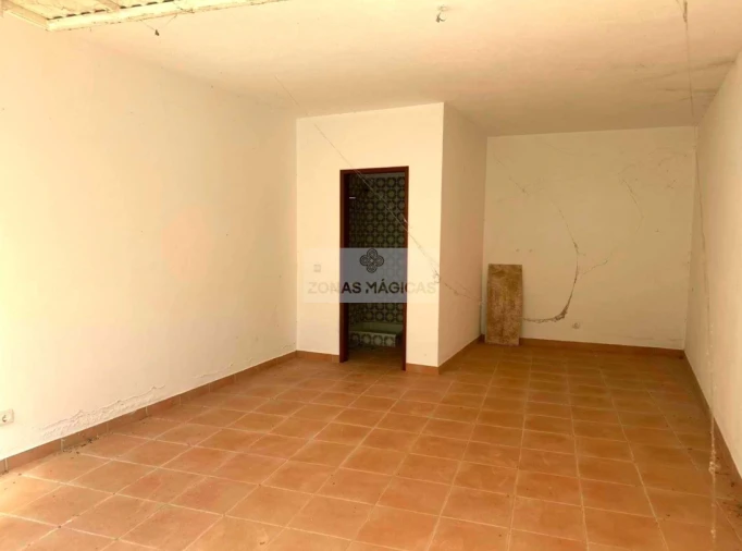 Garagem para Venda em Lagos (São Sebastião e Santa Maria) Foto 3