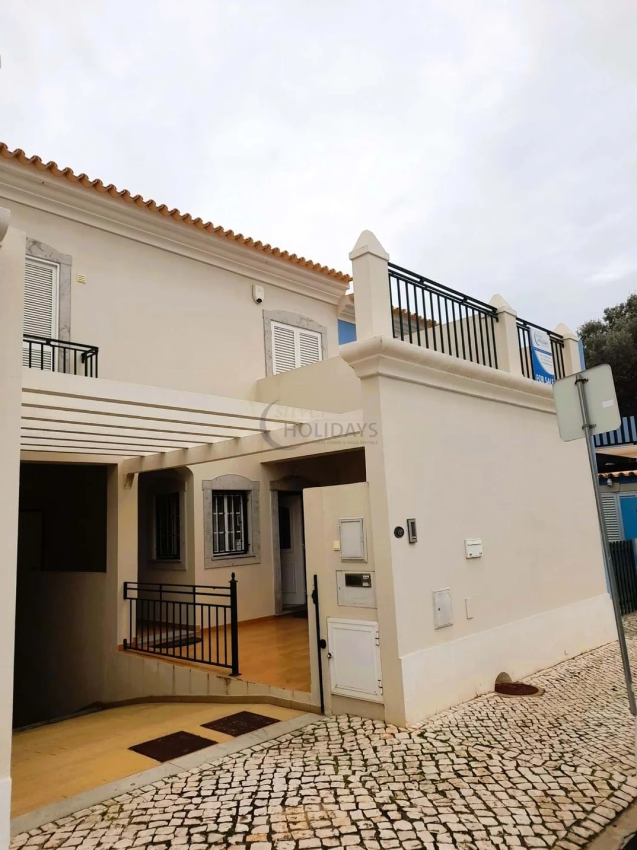 Moradia T4 para Venda em Quarteira Foto 5