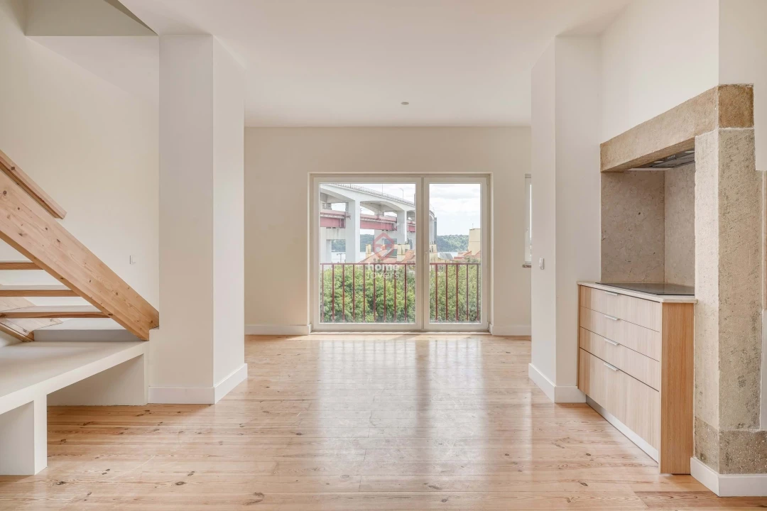 Apartamento T3 para Venda em Alcantara Foto 1