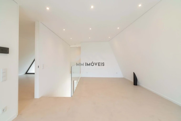 Moradia T3 para Venda em Santa Marinha e São Pedro da Afurada Foto 9