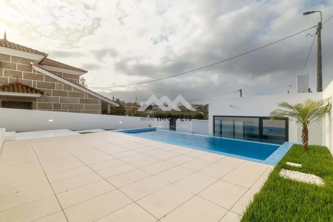 Moradia T3 para Venda em Santa Marinha e São Pedro da Afurada Foto 73