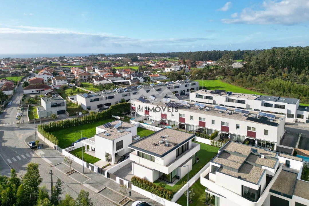 Moradia T3 para Venda em Vila Chã Foto 77