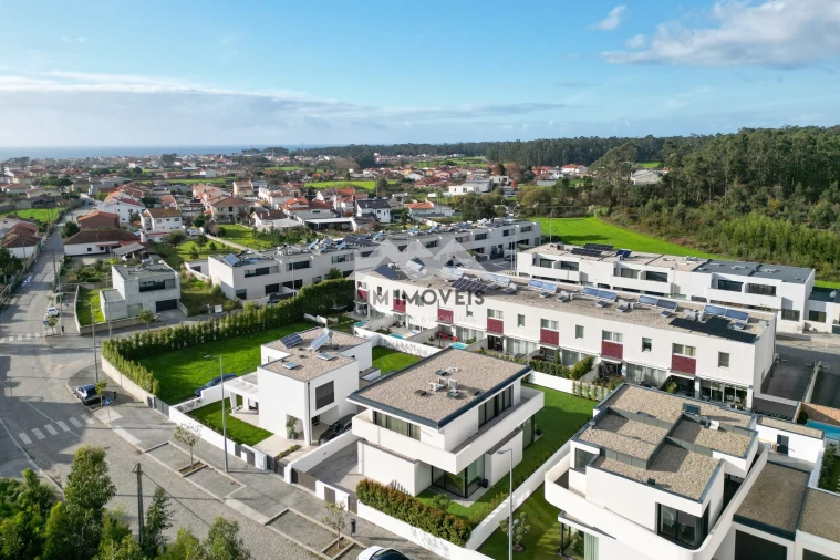 Moradia T3 para Venda em Vila Chã Foto 78