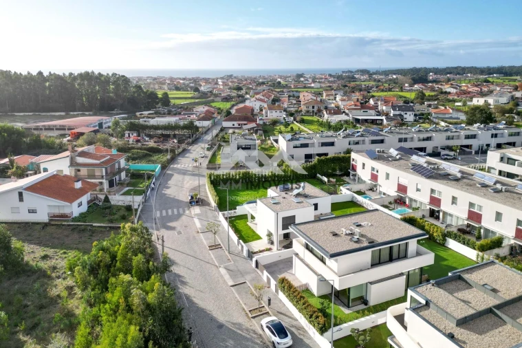 Moradia T3 para Venda em Vila Chã Foto 29