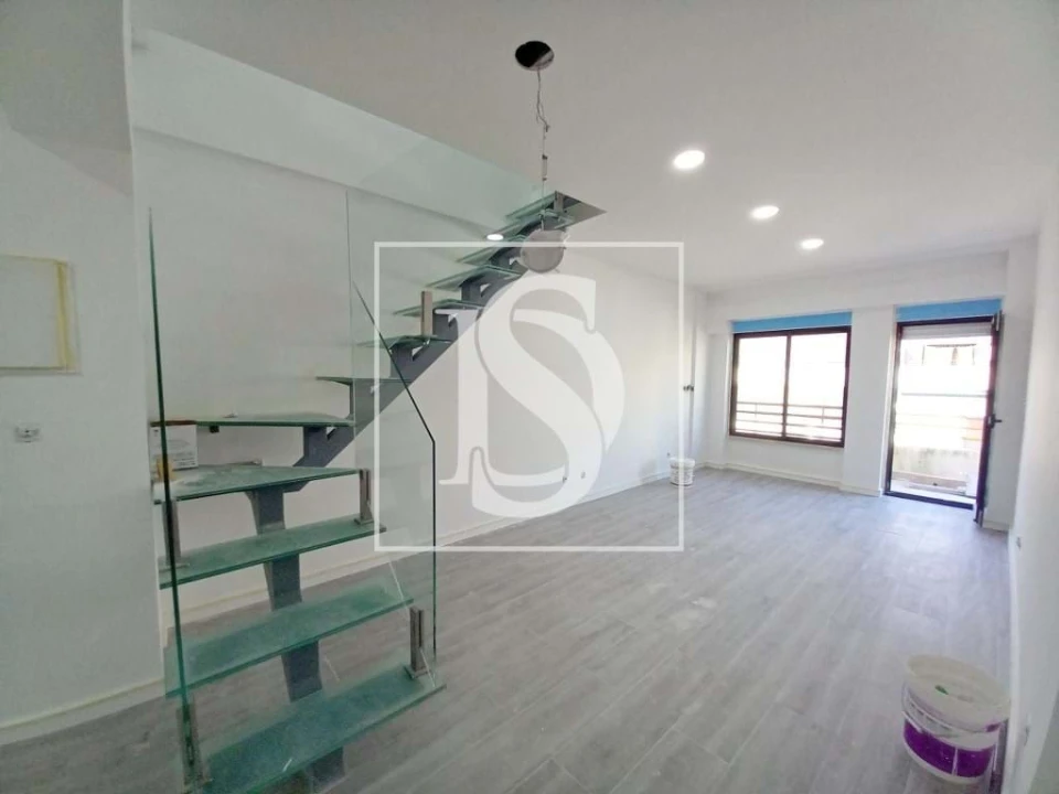 Apartamento T4 para Venda em Costa da Caparica Foto 21